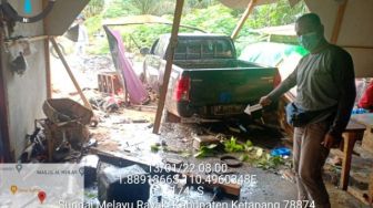 Supir Mengantuk, Mobil Tabrak Bengkel di Ketapang