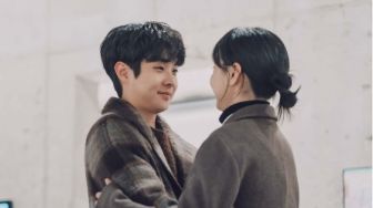 3 Alasan Kamu Wajib Menonton Drama Korea 'Our Beloved Summer,' Kisah Cintanya Relatable!