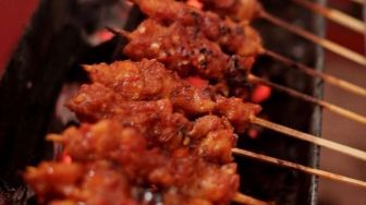 Sajikan Cita Rasa Otentik Kuliner Khas Lombok, Sate Rembiga Datu Siap Manjakan Lidah Warga Jogja