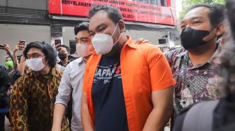 Polda Metro Jaya Buru Pemasok Tembakau Gorila kepada Komika Fico Fachriza