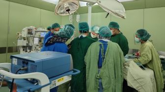 Besok RSUDAM Lampung Gelar Operasi Pemisahan Bayi Kembar Siam, Libatkan 70 Dokter