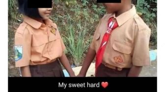 Anak SD Unggah Status WA Bareng Pacar, Publik Dibuat Salfok dengan Kejanggalan Ini