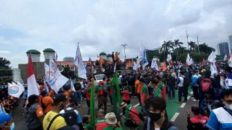 Buruh Geruduk DPR Demo Tolak Omnibus Law, Polisi Siapkan Pengalihan Arus Lalu Lintas