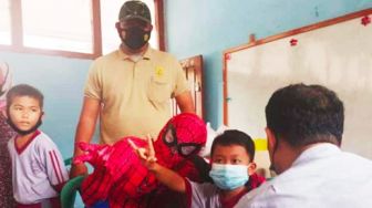 Rayuan Spidermen Meluluhkan Rasa Takut Anak-anak Lahat, agar Mau Divaksin COVID-19