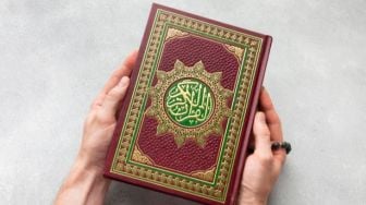 Download 67+ Contoh Surat Surat Al Mulk Penyelamat Siksa Kubur Terbaik Gratis