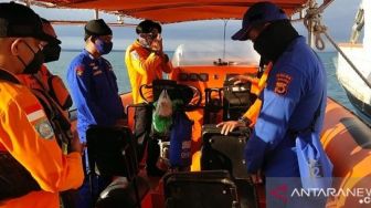 Hilang Kontak, Tim SAR Gabungan Cari KM 3 Bersaudara di Perairan Buru