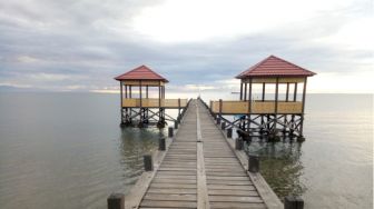 Panorama Wisata Pantai Barane di Kabupaten Majene