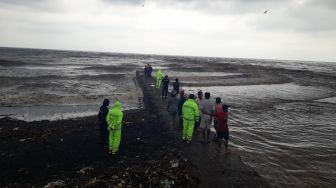 Ibu Dan Anak Petugas Kebersihan di Buleleng Hilang Diduga Hanyut di Sungai Saat Hujan Deras