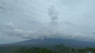 Erupsi Gunung Semeru Mengarah Utara, Semburan Abu Mencapai 1.500 Meter