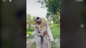 Viral di TikTok Perempuan Minta Suaminya Istighfar Saat Foto Pernikahan, Kenapa?