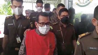 Kasus Pelecehan Mahasiswi, Eks Dekan Fisip Unri Syafri Harto Ditahan Jaksa