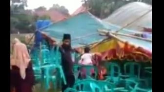 Viral Tenda Pernikahan Ambruk Diduga di Madura, Warganet: Lagi Berduka Kok Malah Komentar &#039;Doa Mantan yang Terkabul&#039;