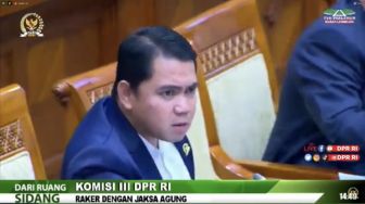 Anak Buah Ngomong Bahasa Sunda saat Rapat DPR, Arteria PDIP ke Jaksa Agung: Ganti Pak Itu