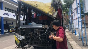Bus Penumpang Bojonegoro Oleng, Lima Penumpang Luka berat dan Satu Tewas