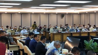 Rapat Belasan Jam Hingga Subuh Hari, DPR-Pemerintah Setuju RUU IKN Dibawa Ke Paripurna, PKS Menolak