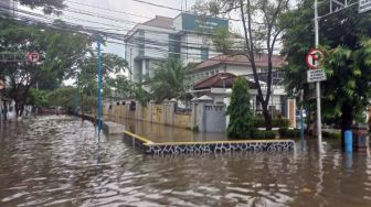 Banjir Jakarta Tak Surut Dalam 6 Jam, Wagub DKI Ahmad Riza Patria Ungkap Kemungkinannya