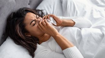Cara Mengatasi Hidung Tersumbat Saat Tidur, Posisi Bantal Bisa Jadi Solusinya