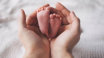 Warga Berebut Adopsi Bayi di Pontang, Ini Persyaratan dan Prosedurnya