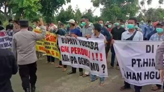 Warga Gelar Demonstrasi Minta Ukur Ulang Lahan Perkebunan PT HM