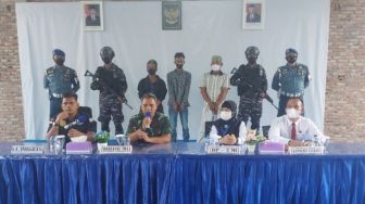 TNI AL Tangkap 17 Pekerja Migran Ilegal di Perairan Tanjung Balai