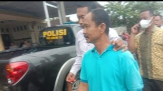 Diduga Cabuli Santri Yatim, Tokoh Agama Plus Paranormal Sidoarjo Digiring Masa ke Kantor Polisi