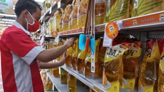 Minyak Goreng Dipatok Rp14.000, Stok di Ritel Bantul Laris Diserbu Pembeli