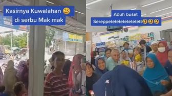 Kasir Kewalahan, Emak-emak Serbu Minimarket Beli Minyak Goreng Promo sampai Desak-desakan