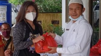 Jelang Imlek, Warga Tionghoa di Singkawang Belanja di Pasar Murah, Muslimin Berharap Bisa Sedikit Membantu