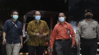 Terjaring OTT, Hakim PN Surabaya Itong Isnaeni dan 4 Orang Lainnya Diboyong ke KPK