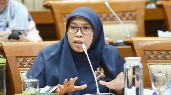 Siswa SD di Sumut Terima Suntikan Vaksin Kosong, DPR: Segera Investigasi!