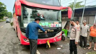 Pemuda Tewas Terpelanting Usai Motornya Senggol Bus di Jalanan Situbondo