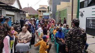 Pasar Murah Minyak Goreng di Kota Malang Diserbu Ibu-Ibu