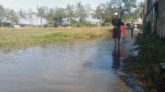 Terdampak Banjir, Warga Pakuhaji Tangerang Mulai Terserang Gatal-Gatal hingga Susah Jalan