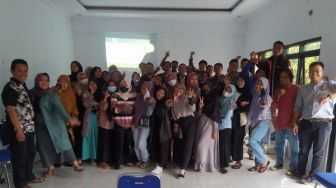 Mahasiswa STKIP Yasika KKNM di Lima Desa