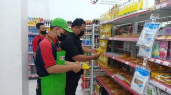 Minyak Goreng di Pasar Retail Lampung Kosong, Masyarakat Memborong