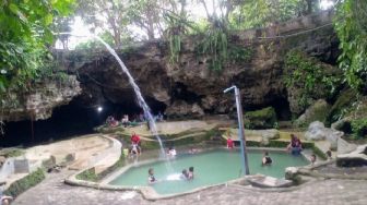Wisata Cave and Hot Spring Goa Ergendang Deli Serdang, Sensasi Berendam Air Panas dalam Goa
