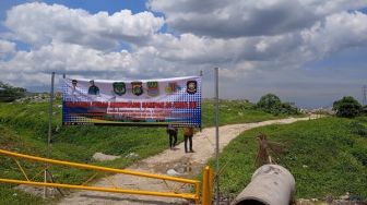 TPS Liar di Tepi Kali CBL Tambun Ditutup, 25 Truk Wara-wiri Angkut Sampah