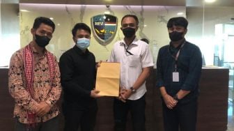3 Pemuda Asal Kalimantan Sambangi Langsung Mabes Polri, Bikin Laporan Terkait Edy Mulyadi