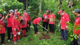 Merawat Ibu Pertiwi, PDIP NTB Tanam Ribuan Pohon
