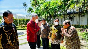 Presiden Jokowi dan 7 Menteri Sambut Kedatangan PM Singapura di Bintan