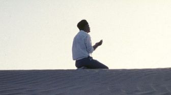 Ulasan Film Le Grand Voyage: Perjalanan Ibadah Haji yang Sarat dengan Hikmah