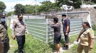 Diduga Jadi 'Sarang' Mesum Pasangan Gay, Satpol PP Kabupaten Pasuruan Bongkar Bilik Pemandian Air Panas