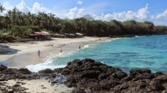 Pantai Bias Tugel, Wisatawan Bisa Saksikan Waterblow yang Indah di Karangasem Bali