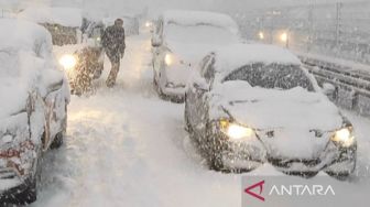 Badai Salju Ganggu Transportasi di Turki dan Yunani, Ada Pelarangan Kemudikan Mobil Pribadi