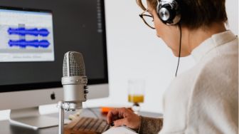 Profesi Voice Over: Cari Duit Pakai Suara, Bagaimana Cara Kerjanya?