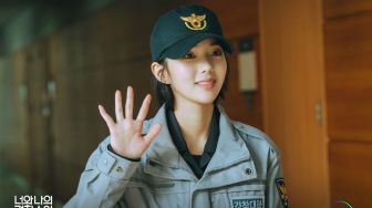 7 Pesona Chae Soo Bin, Pasangan Kang Daniel di Rookie Cops