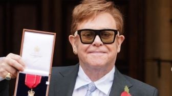 Musisi Elton John Kehilangan Penglihatan usai Infeksi: Proses Pemulihan Sangat Lambat