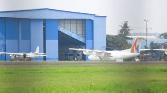 Pesawat terparkir di Bandara Pondok Cabe, Tanggerang Selatan, Banten, Rabu (26/1/2022). [Suara.com/Septian]
