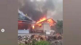 Kerusuhan Meledak di Pulau Haruku Maluku Tengah, Rumah-rumah Terbakar, Polisi Tertembak hingga Pipi Bolong