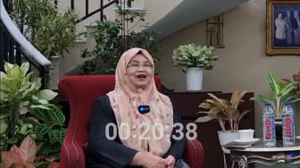 Siti Fadilah Ngakak Lihat Ibu-ibu Jadi Joki Vaksin: Orang Indonesia Sakti Bukan Main